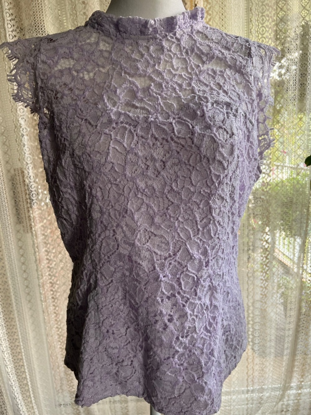 White House Black Market lilac lace blouse - Picture 2 of 10